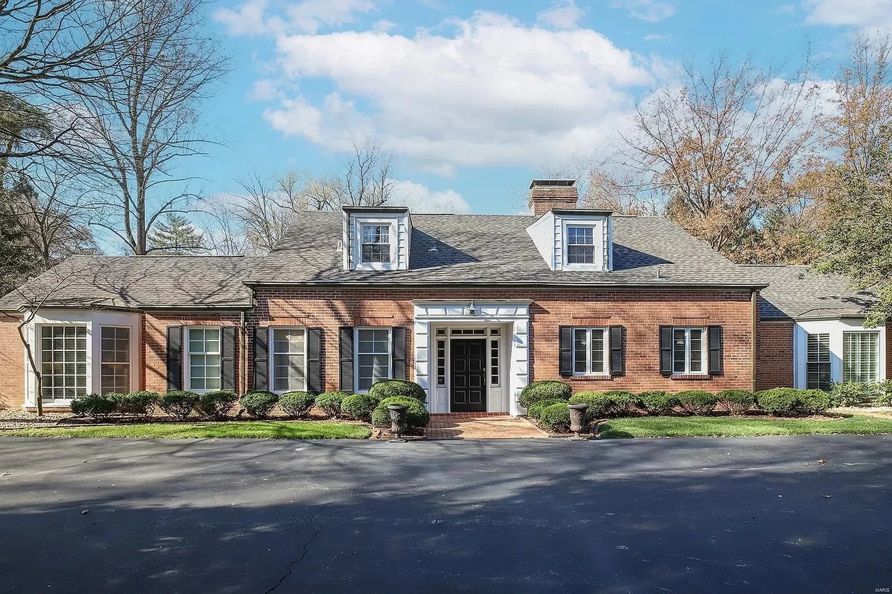 1 Robin Hill Ln