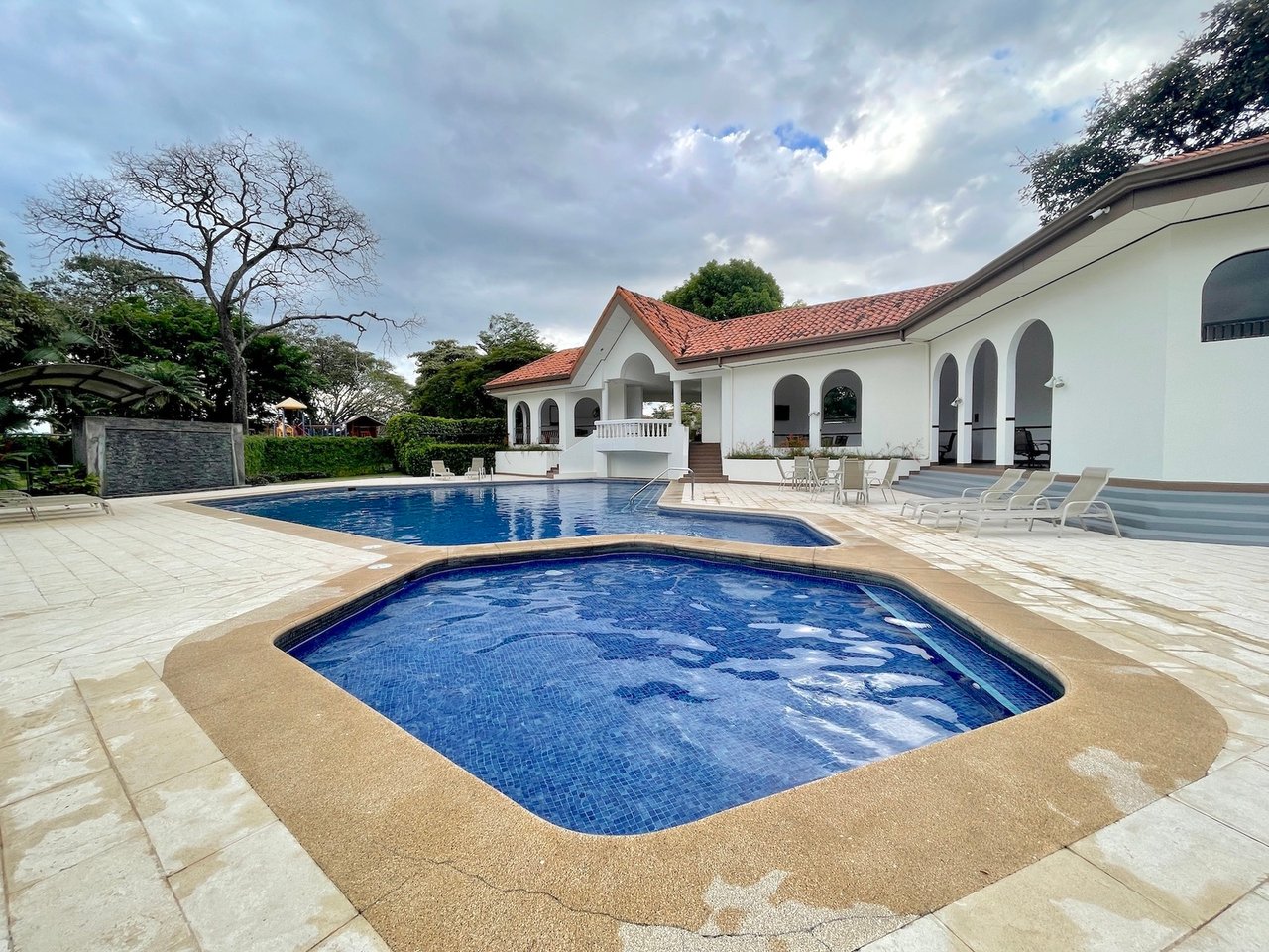 Neo Colonial Investment Home, Santa Ana, San Jose