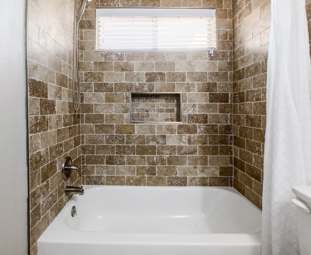 800 Sweet Leaf Ln, Pflugerville, Texas 78660