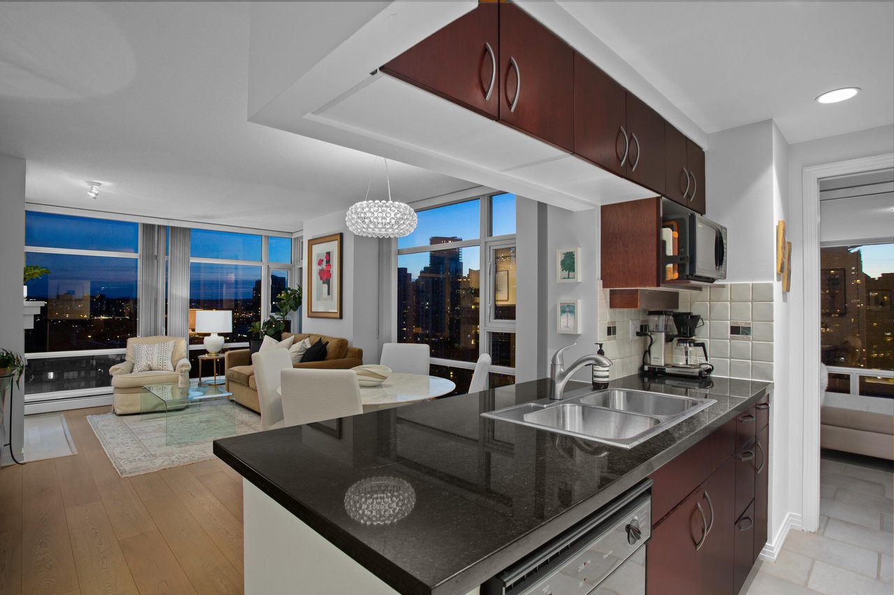 2706-1199 Marinaside Crescent, Vancouver