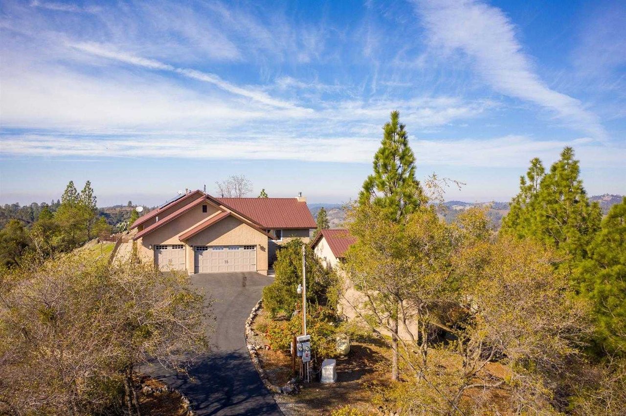 13851 Echo Drive