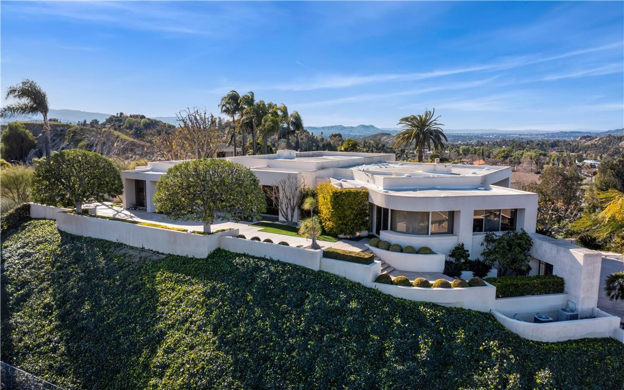 How to Buy a Luxury Home