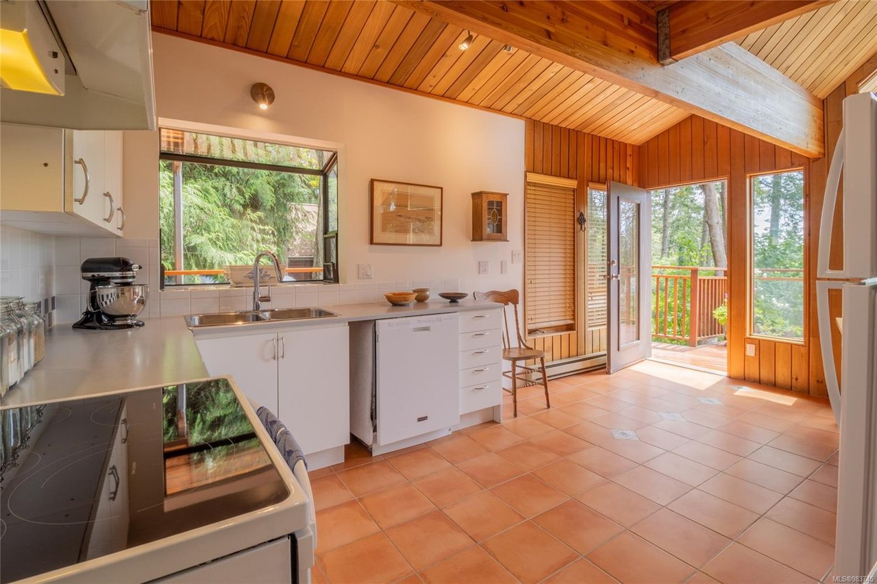 2637 Shoal Rd, Pender Island