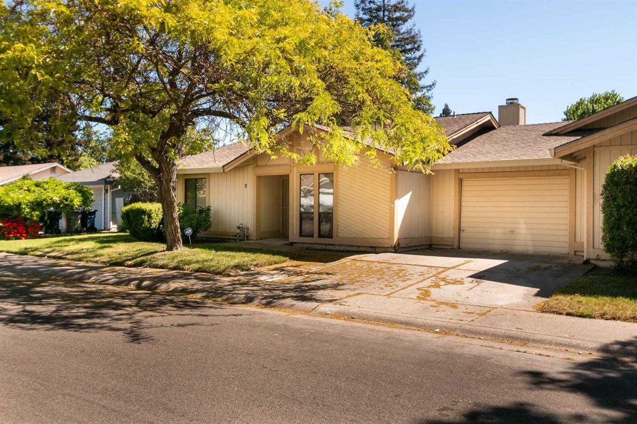 2 Lourdes Ct
