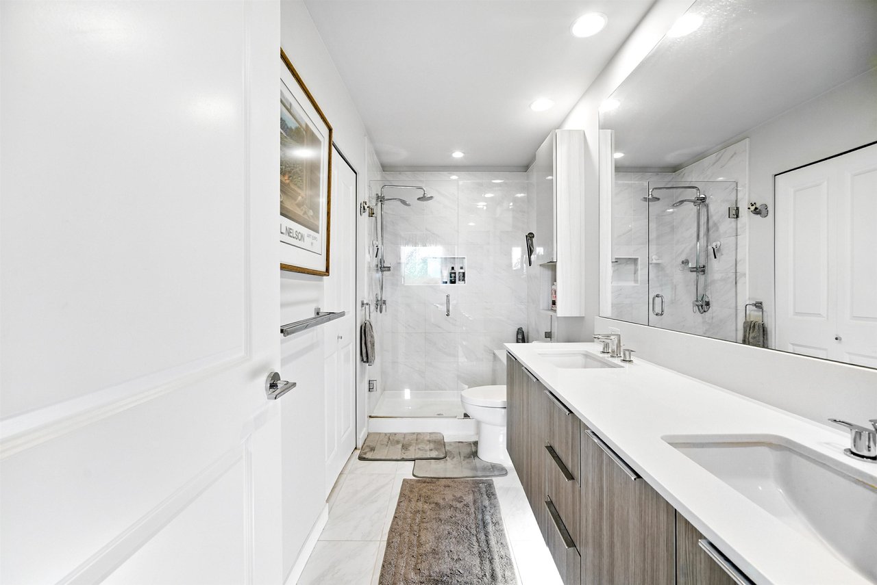 205-3289 Riverwalk Ave