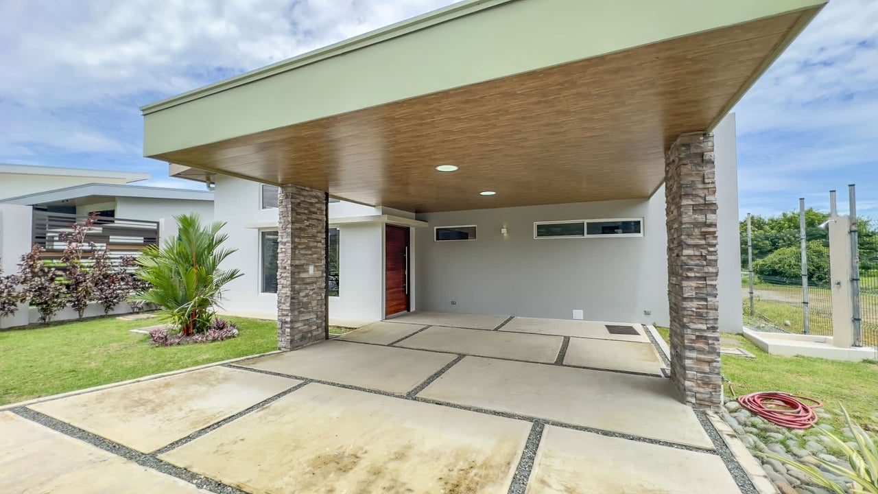 Uvita Paradise Brand New 3 Bedroom, 2.5 Bathroom Modern Home
