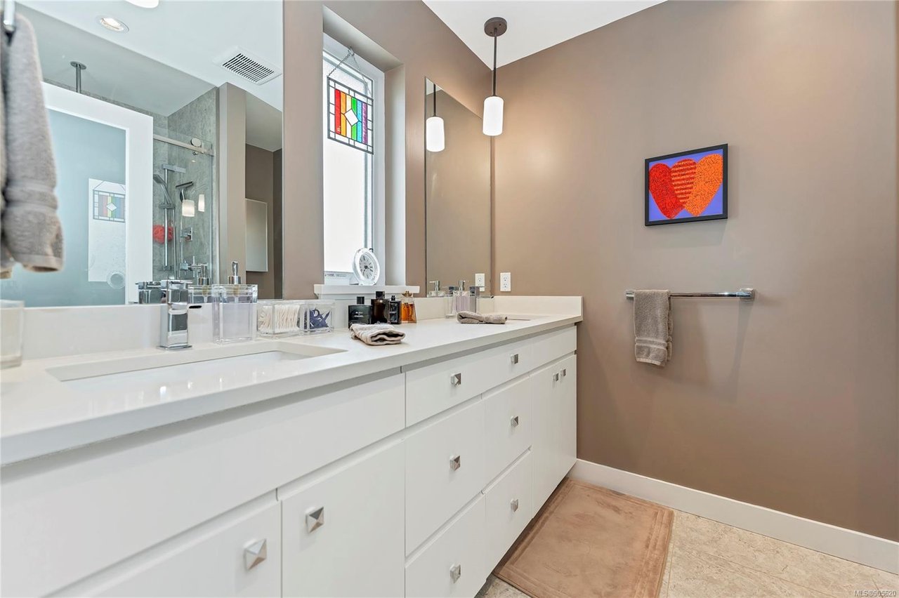 2857 Turnstyle Cres