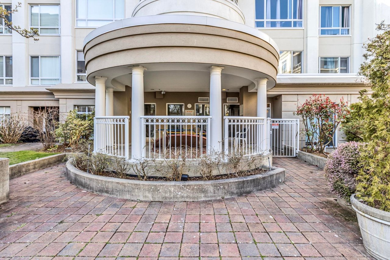 217-5735 Hampton Pl