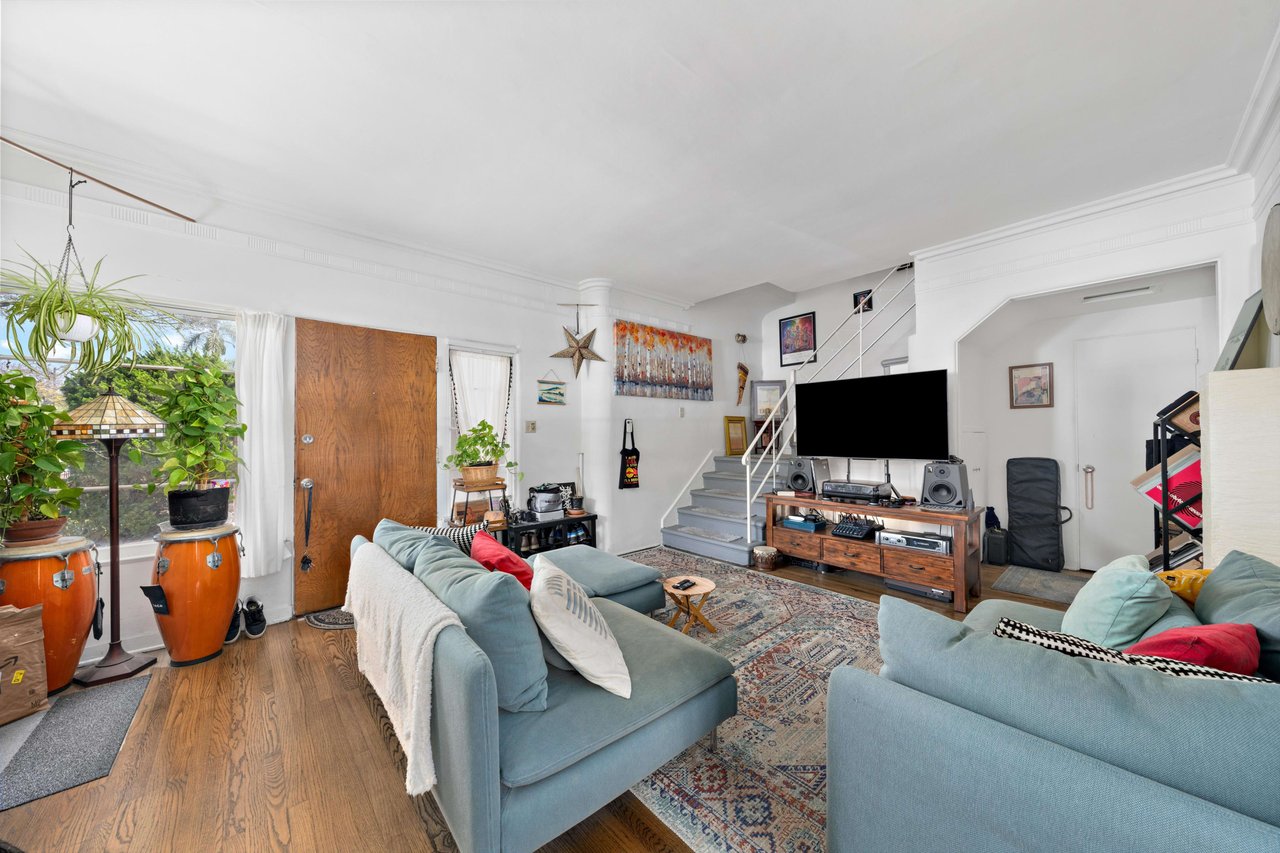 6120 Packard Street, South Carthay