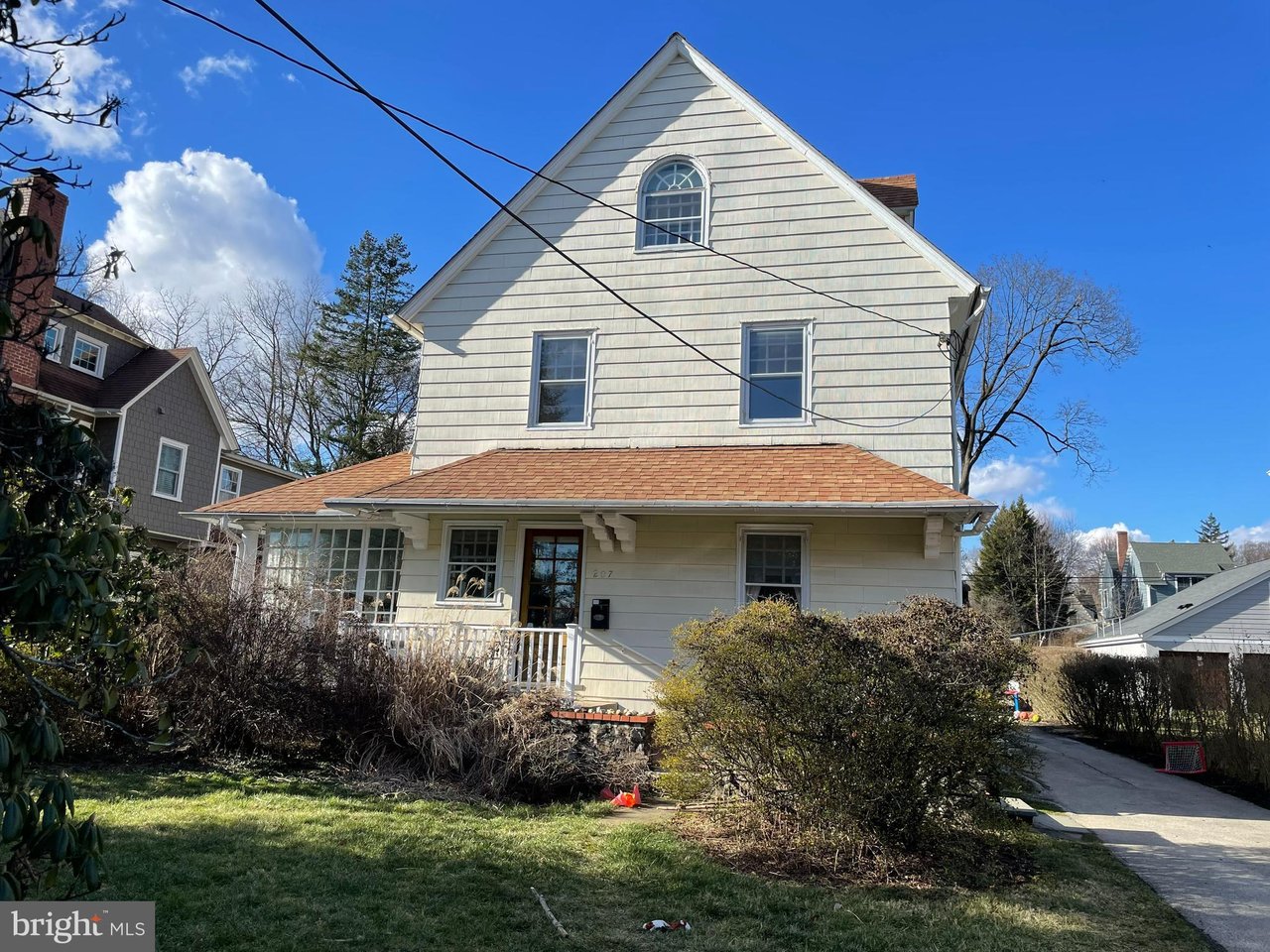 207 Poplar Ave