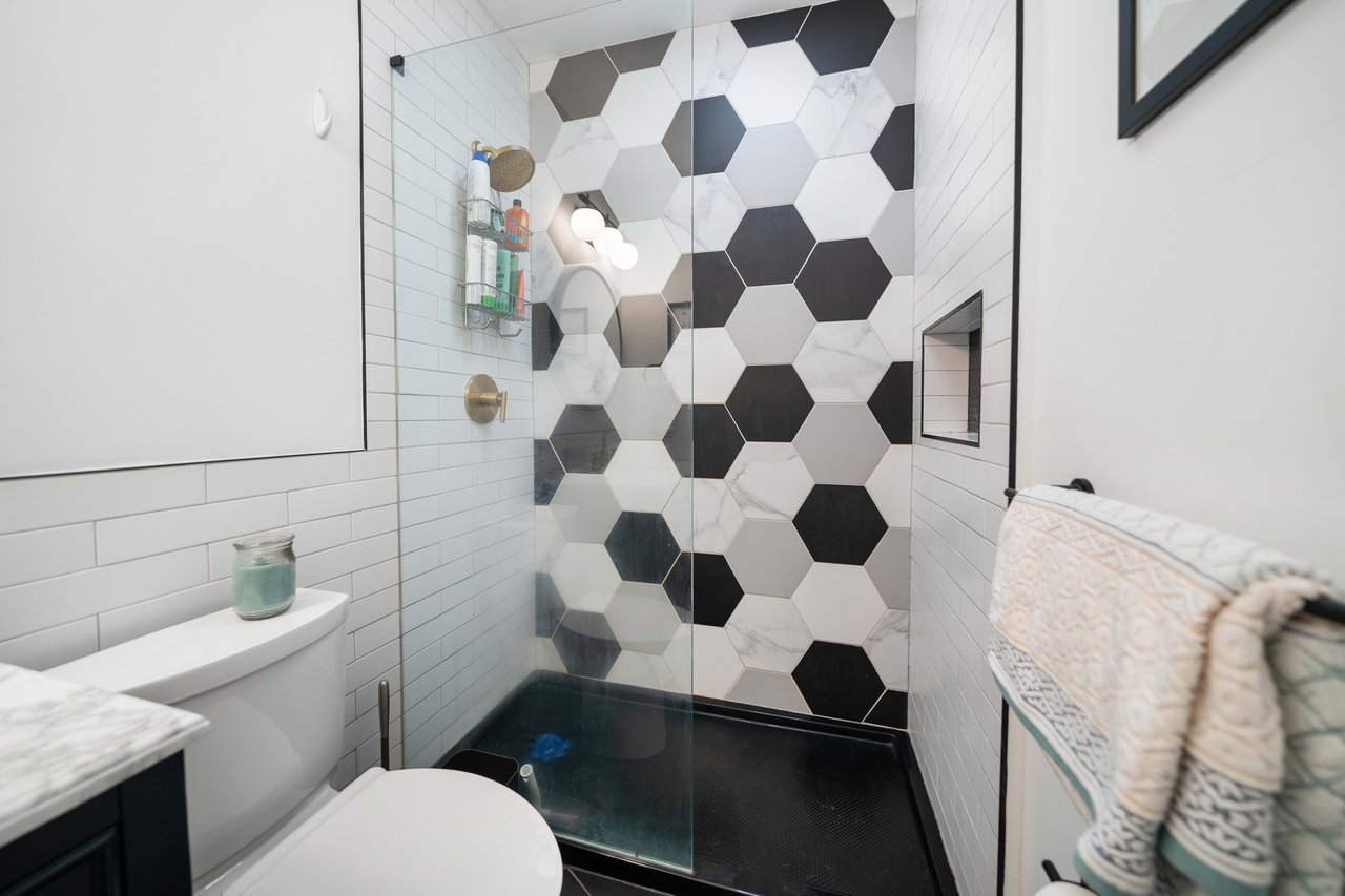 412 Liberty Hill #1B