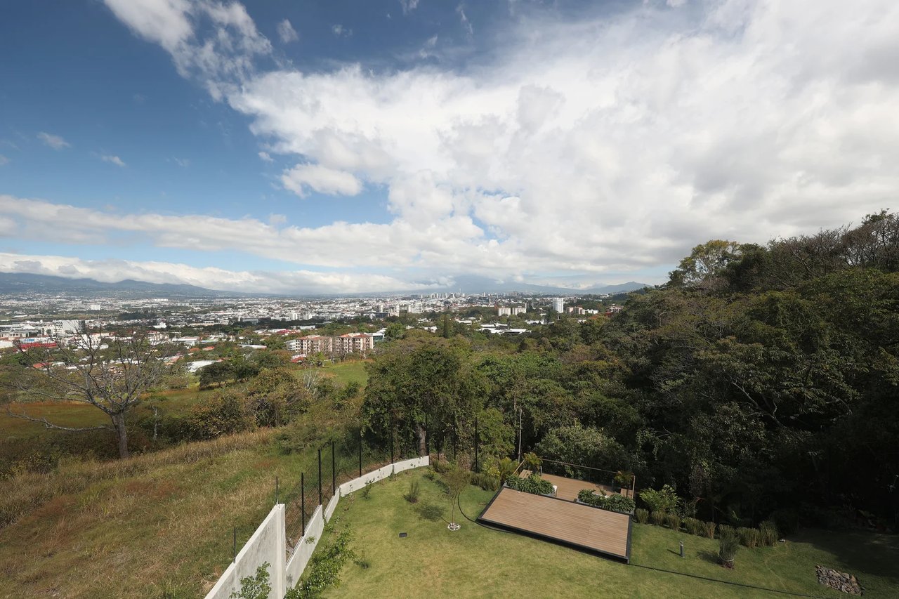 Panoramic City View Estate Home, Escazu, San Jose