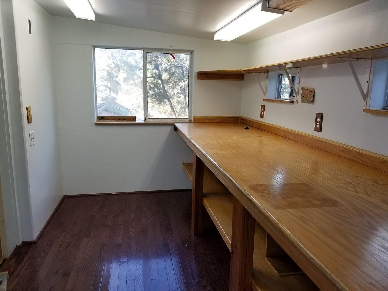 1137 Alameda St