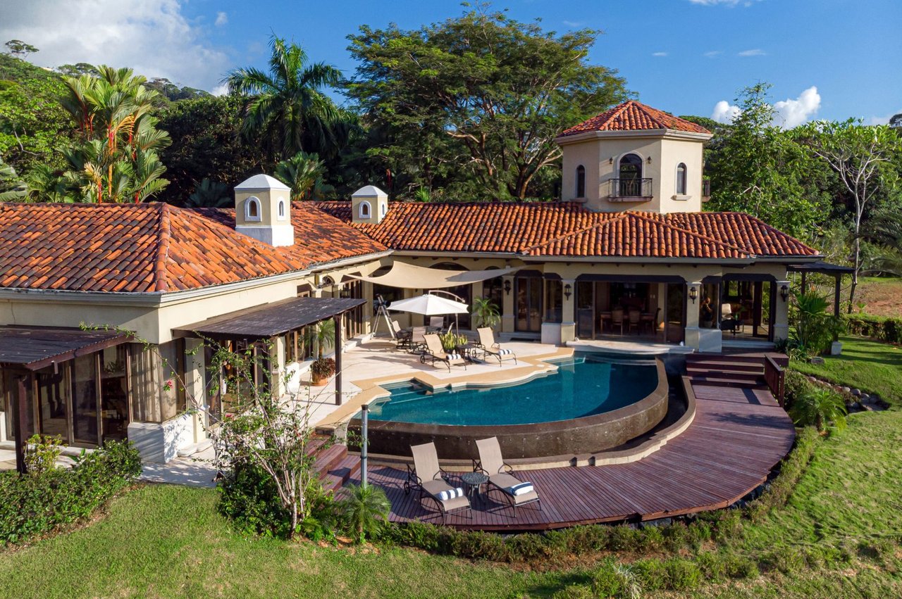 Colonial Ocean View Villa, Dominical, Puntarenas