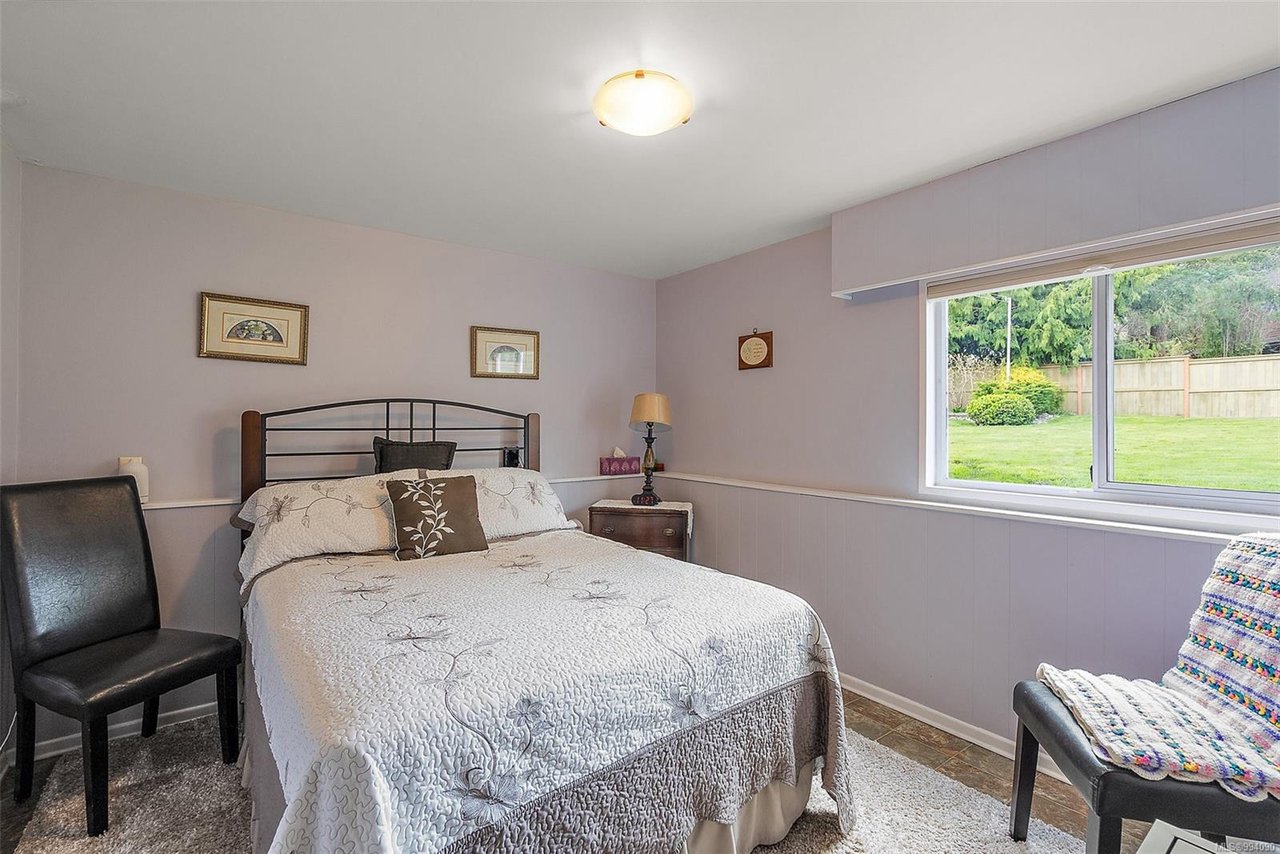 728 Porter Rd, Esquimalt