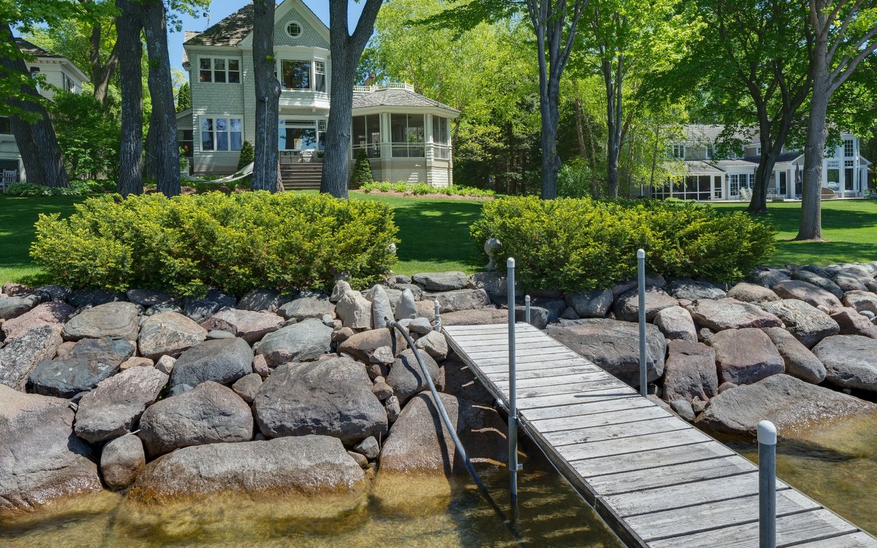 4630 Linwood Cir | Deephaven