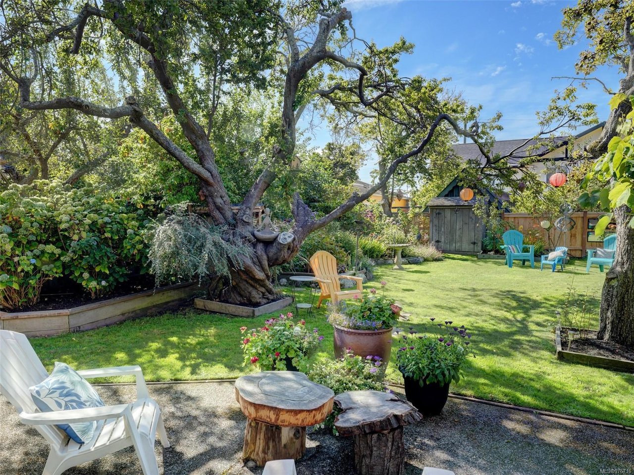 2105 Lorne Terr