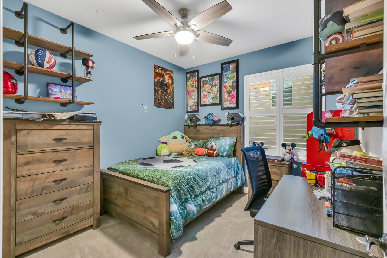 3123 Acorn Glen Way