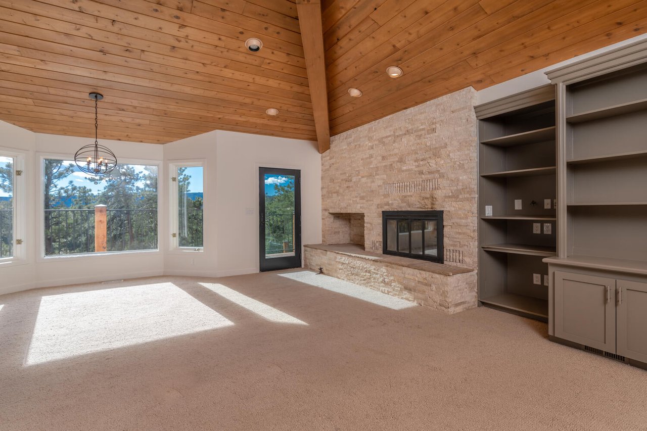 4300 Sunshine Canyon Dr