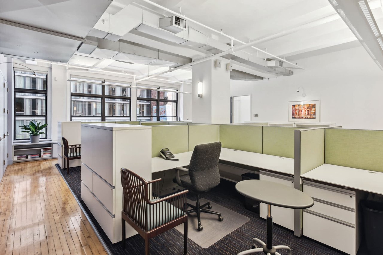 135 W 27Th St - Office Unit