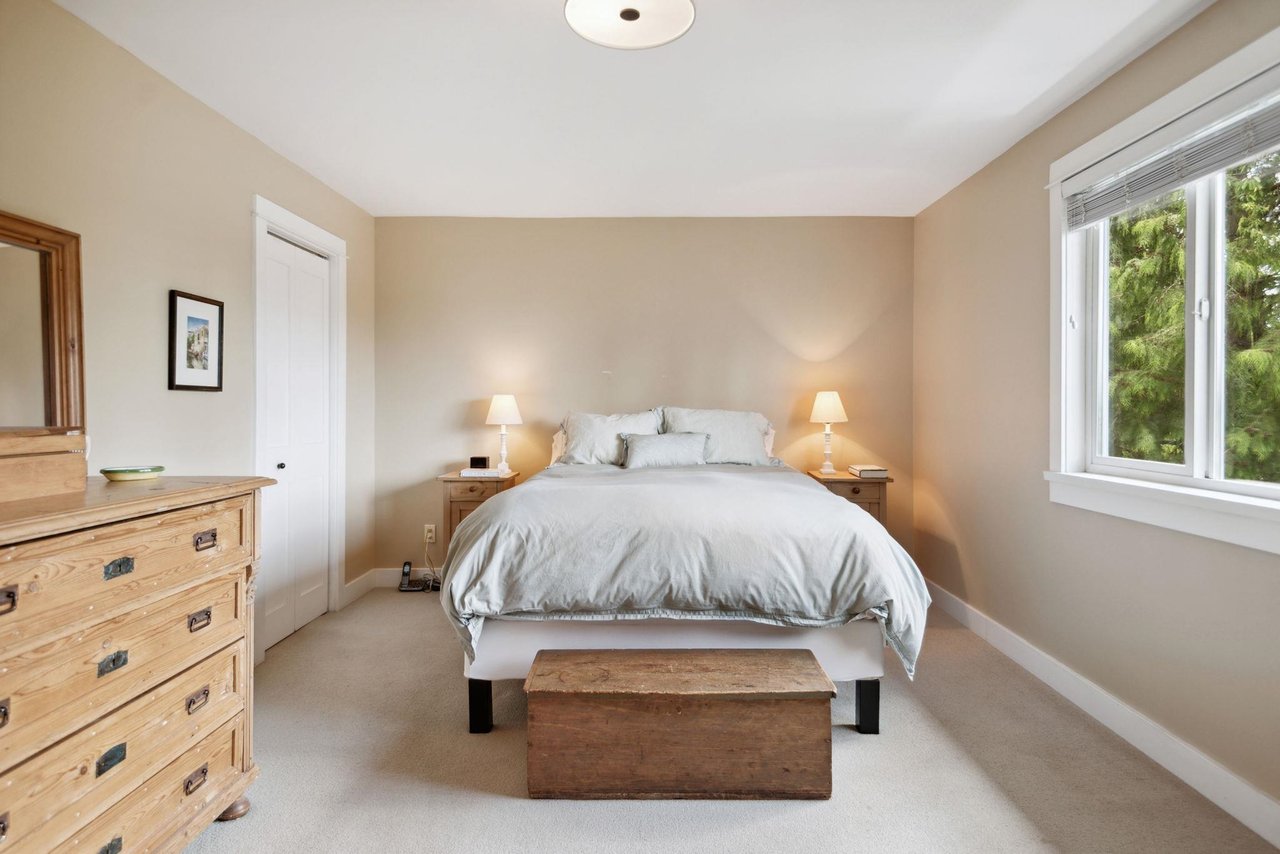 1253 Bracknell Cres