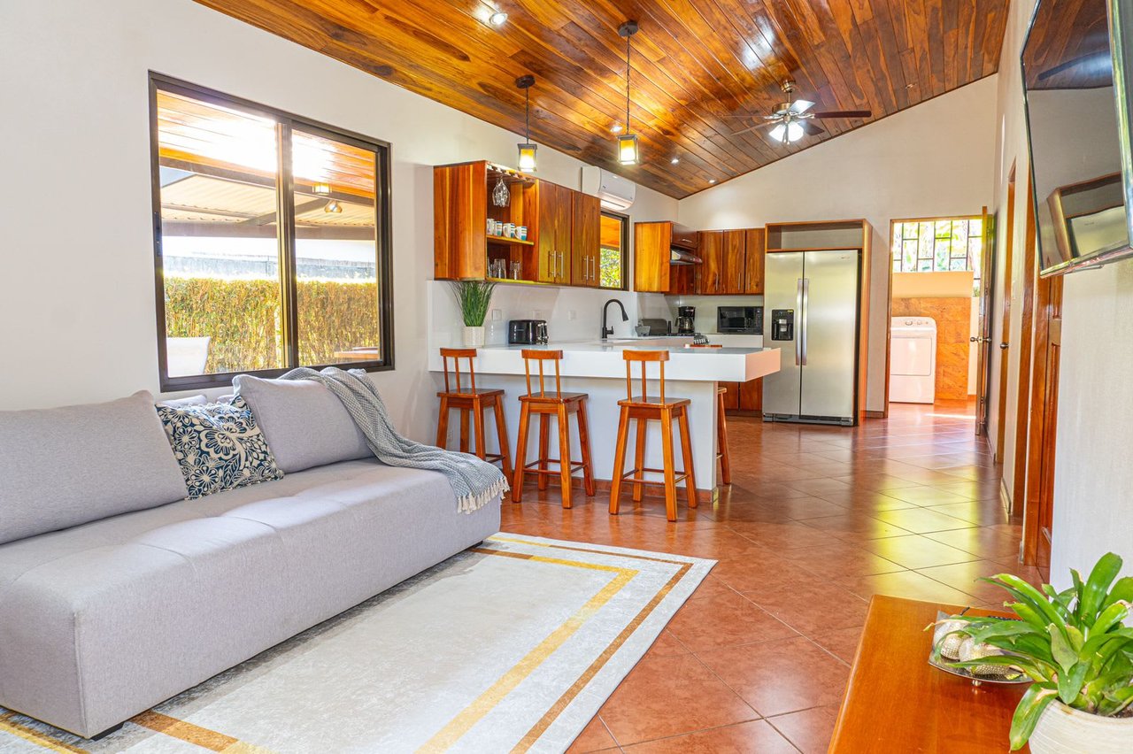 Cozy 2 Bedrooms Casita in Uvita.  Walk to the Beach!