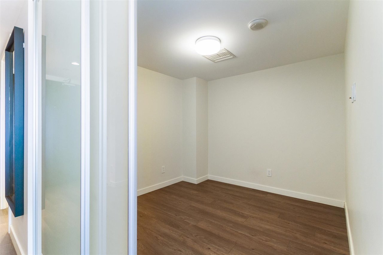208-8238 Lord St