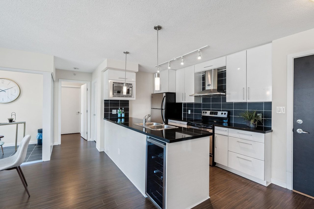 702-633 Abbott Street, Vancouver