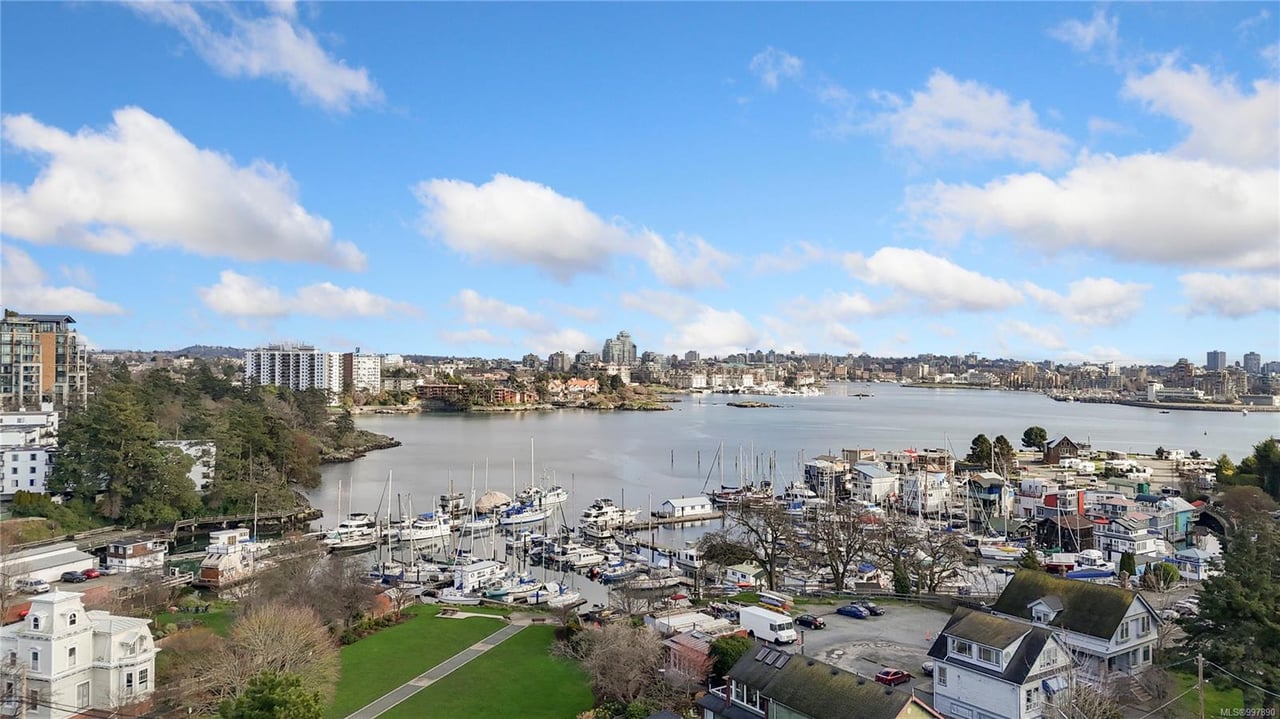 2-910 Old Esquimalt Rd