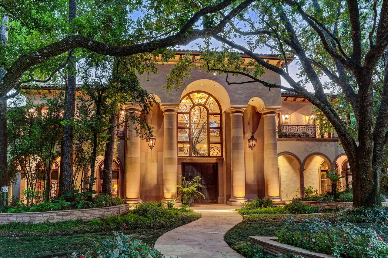 A Resort Style - and Texas-Sized- Home With More Than 20,000 Square Feet in Houston