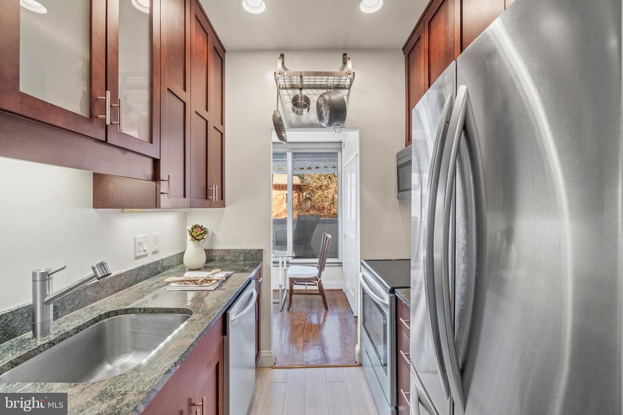 2101 N St NW, #205