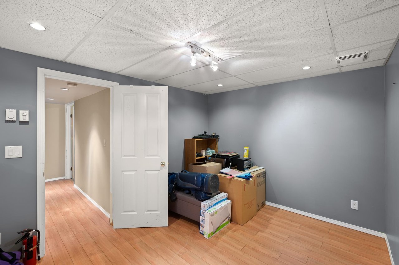 24-2830 W Bourquin Cres