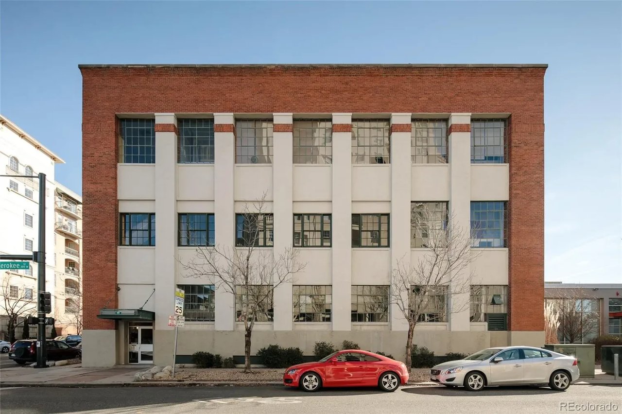1090 Cherokee St, #204