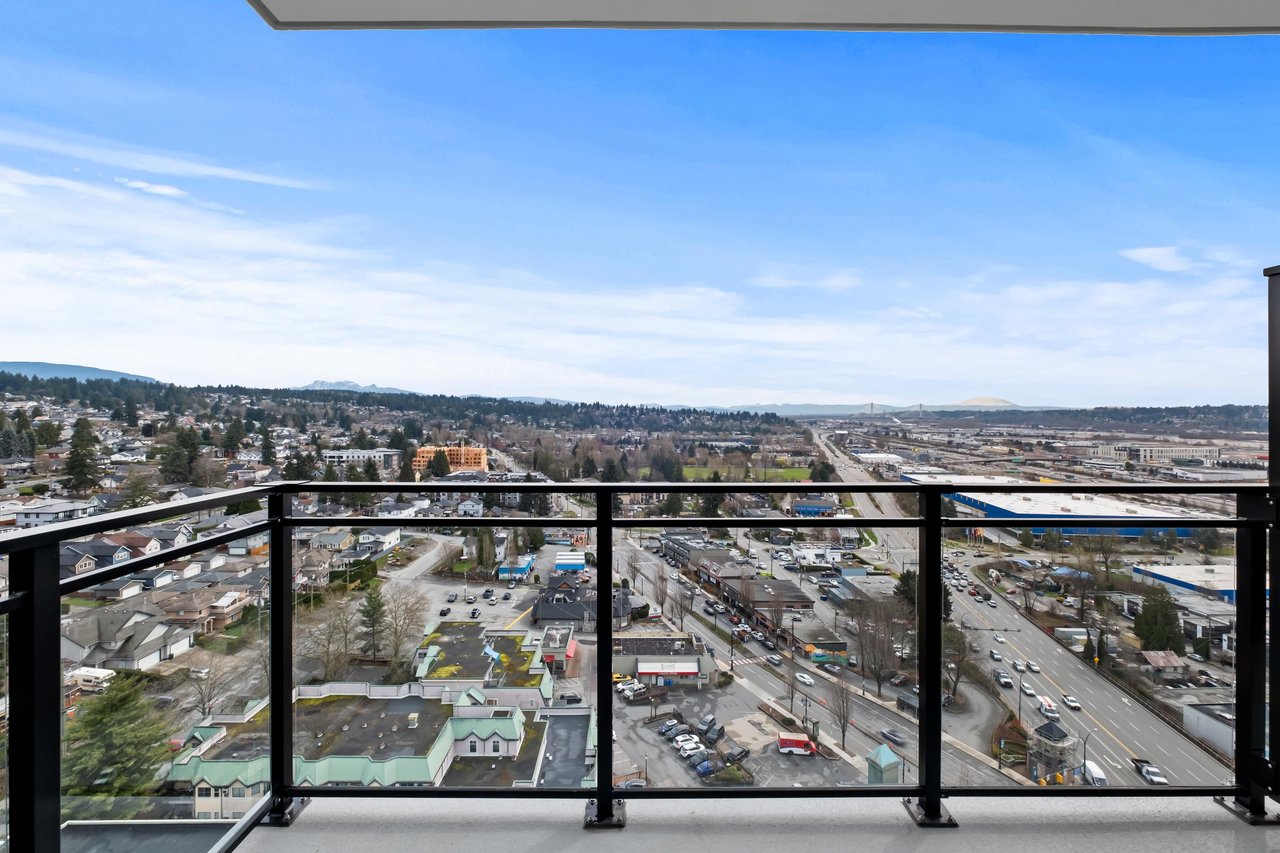 1809-901 Lougheed Hwy
