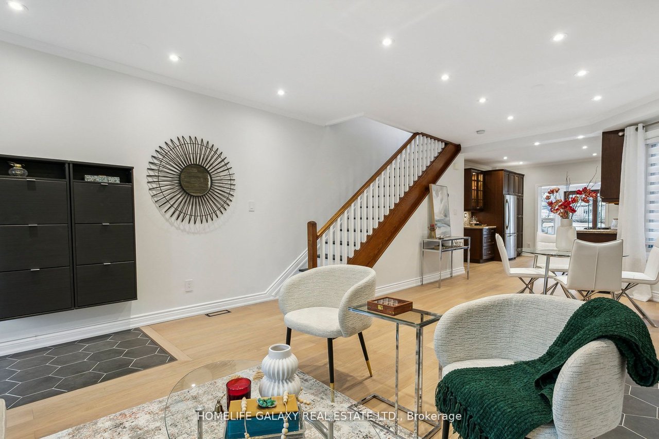 16 Jerome St