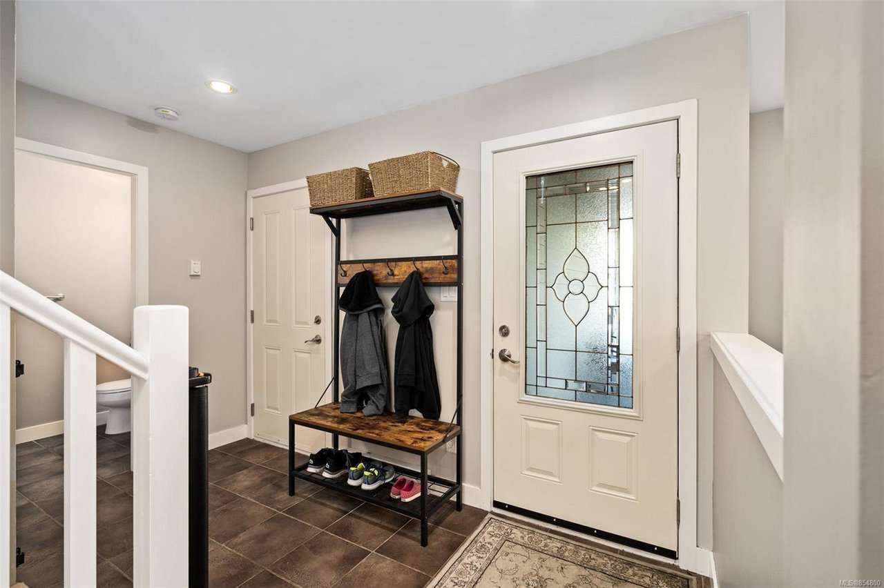 3207 Ernhill Pl