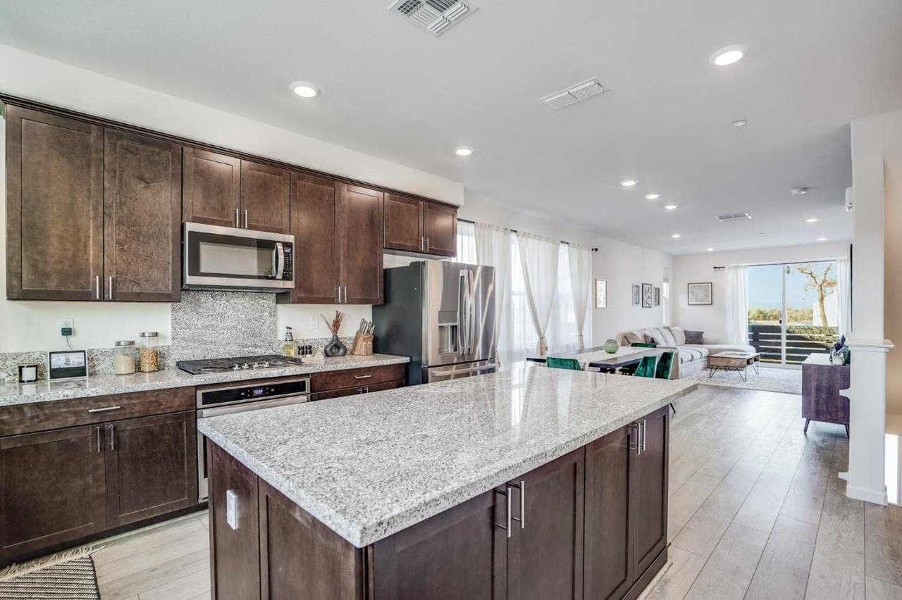 1218 California CIR