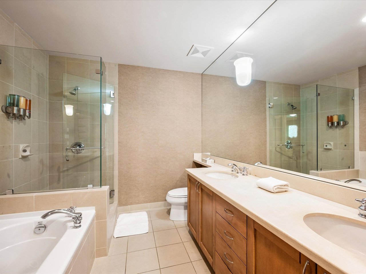 4823 Casabella Cres