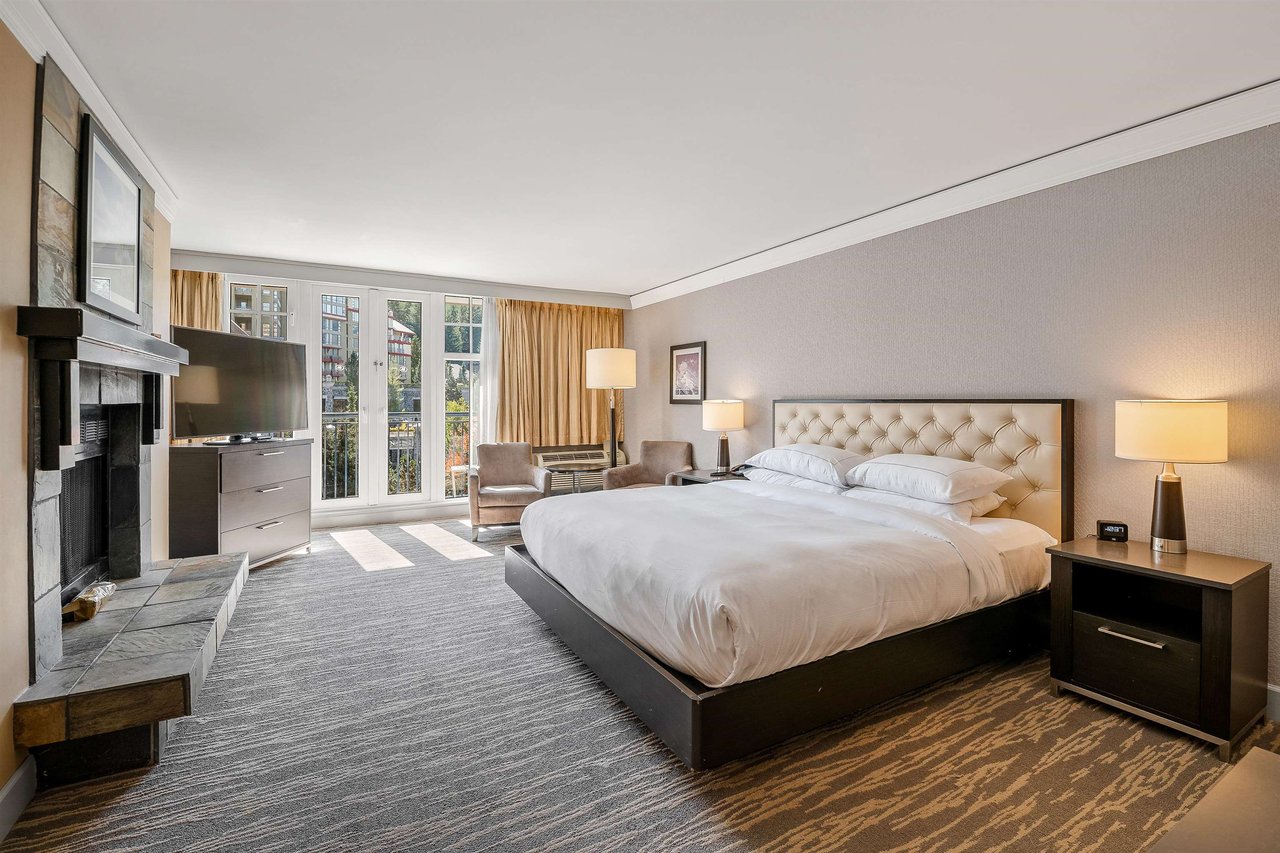 428/430-4050 Whistler Wy
