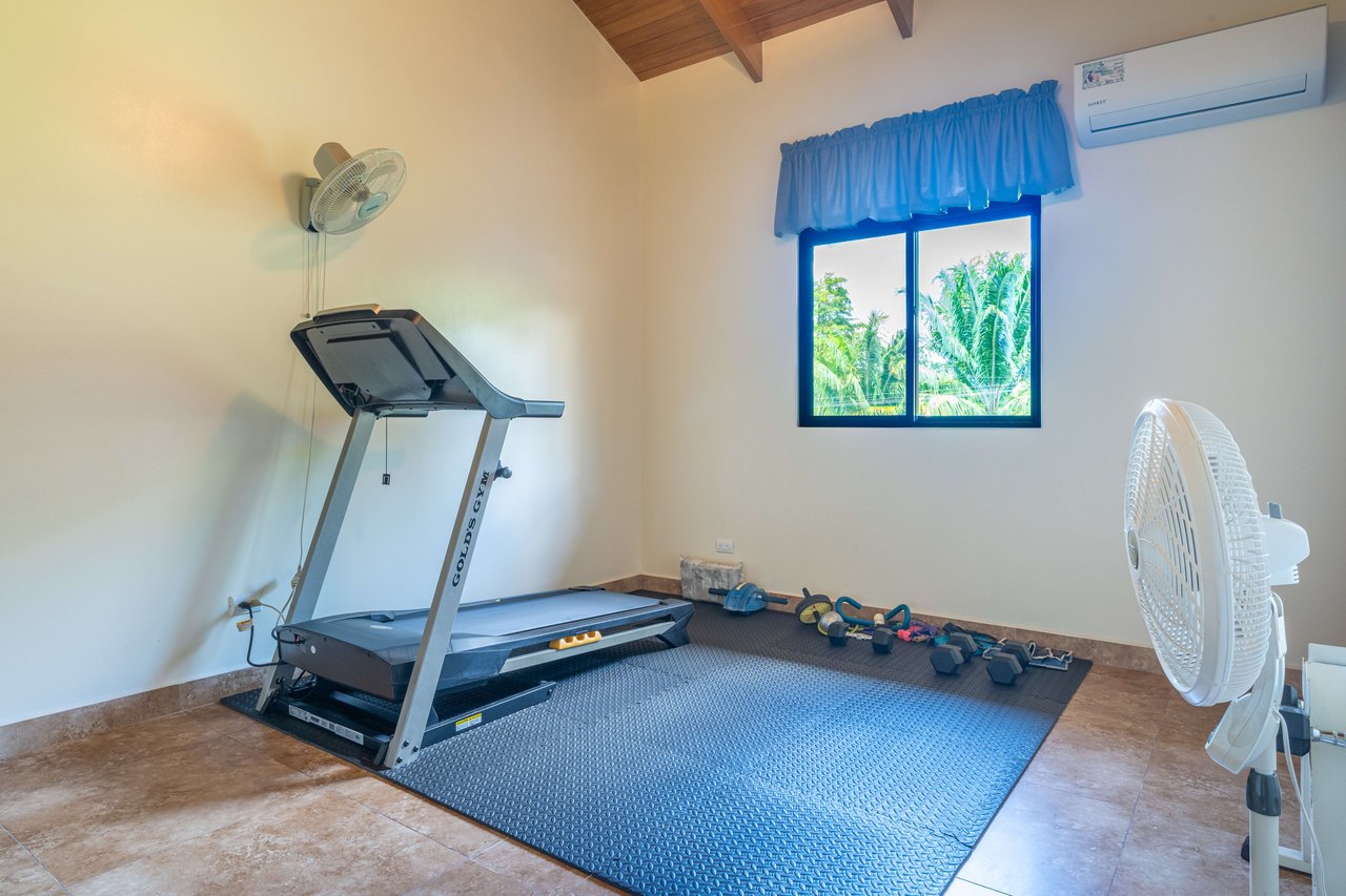 La Palma Custom Build 3 bedroom 2 bath - Prestine Condition