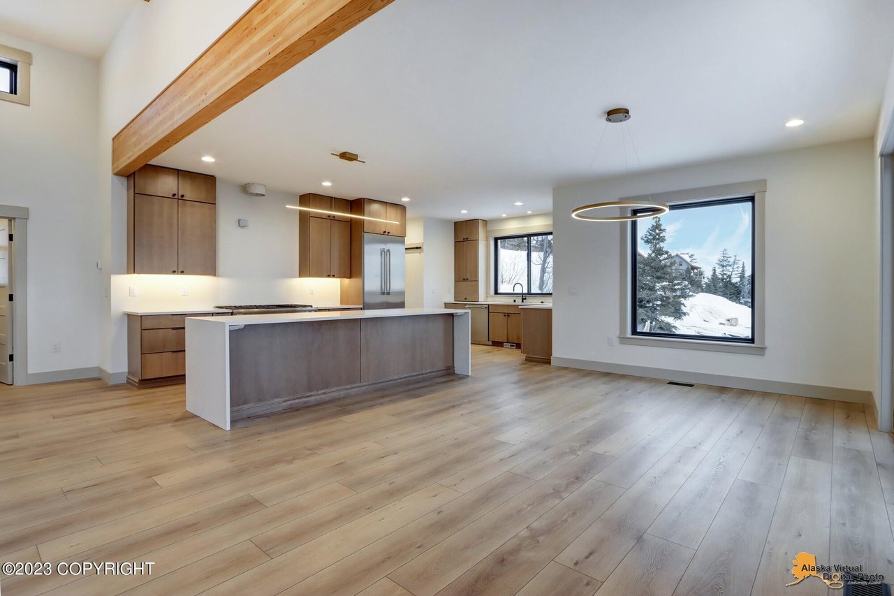 16290 Mountain Breeze Dr