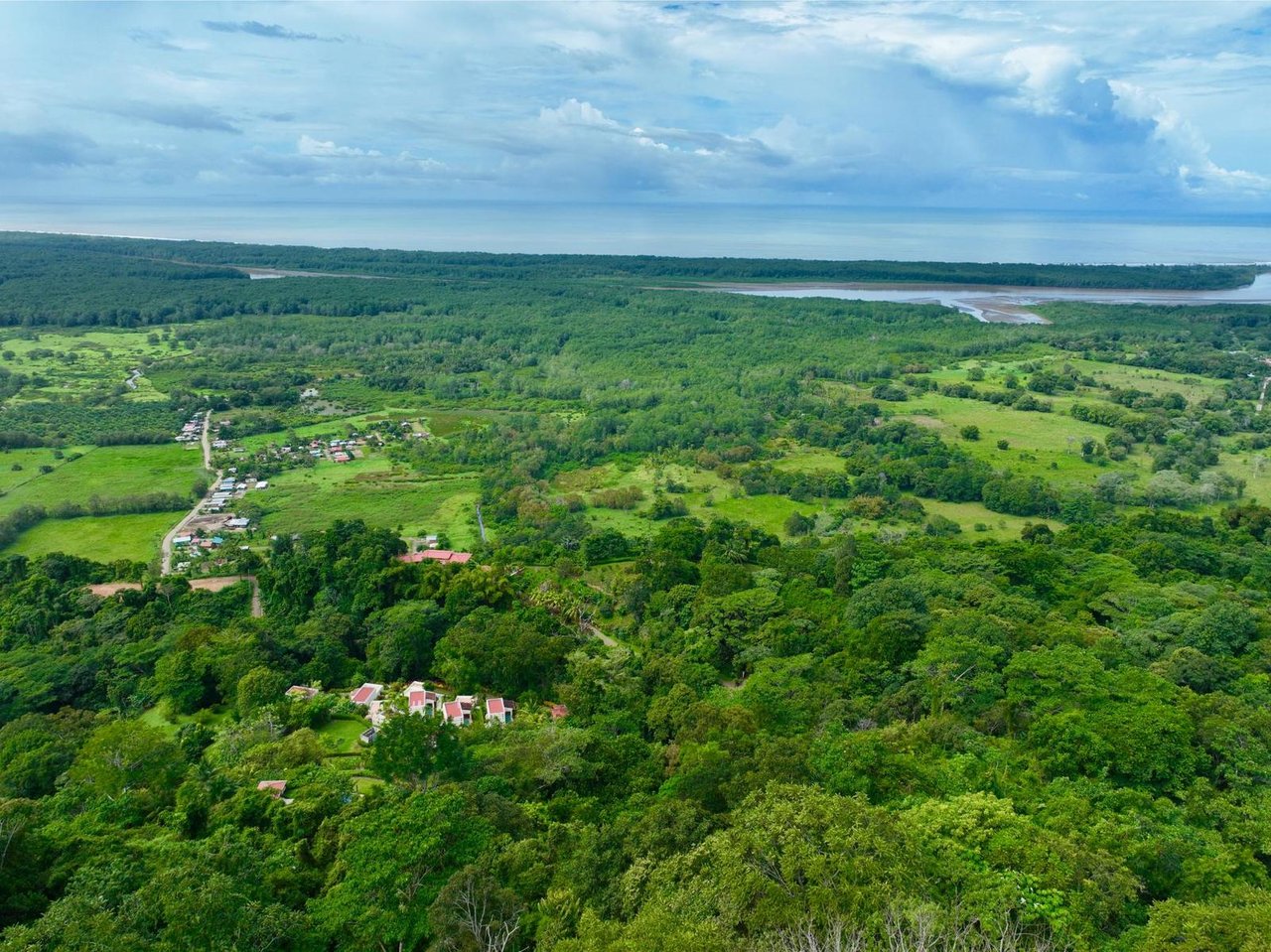 Private Waterfall Ocean View Land, Ojochal, Puntarenas
