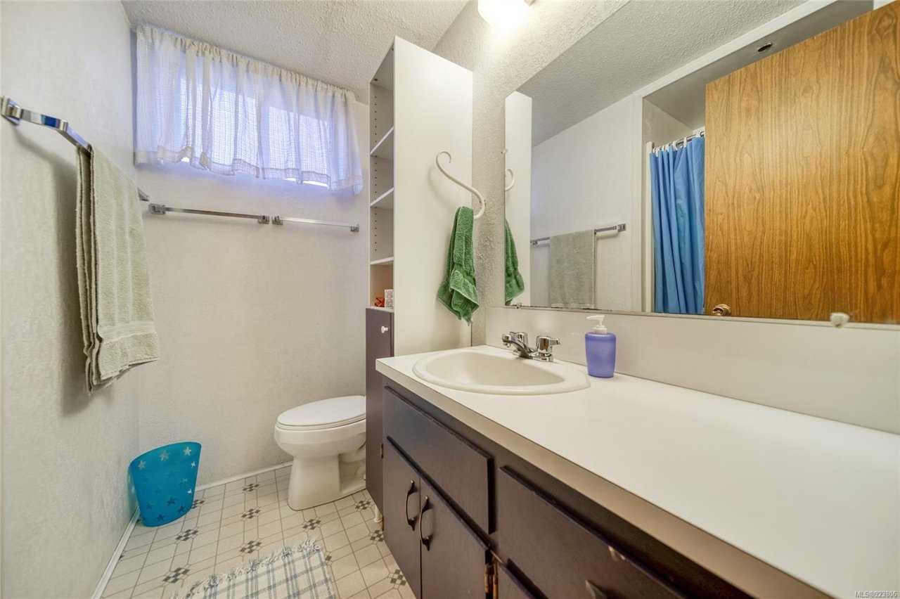 4086 Tracey St