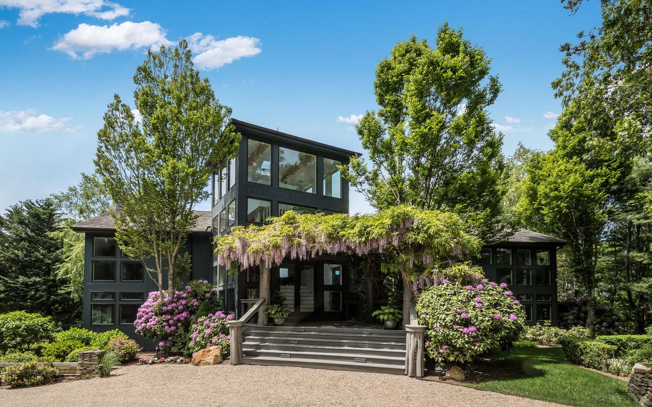14 Water Mill Heights Dr