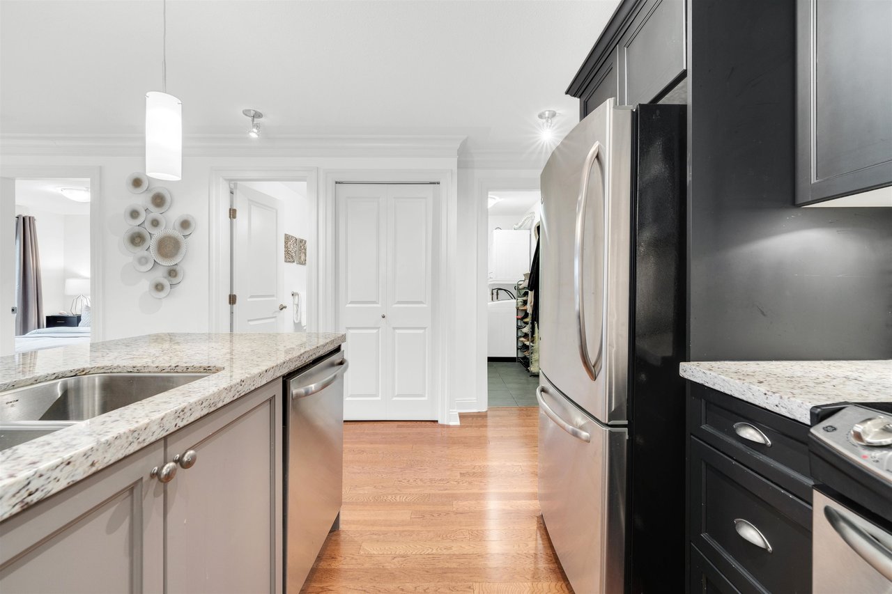 305-15389 Roper Ave