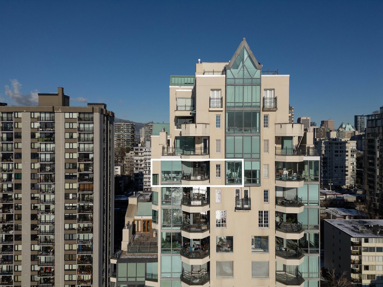 2002-1311 Beach Ave