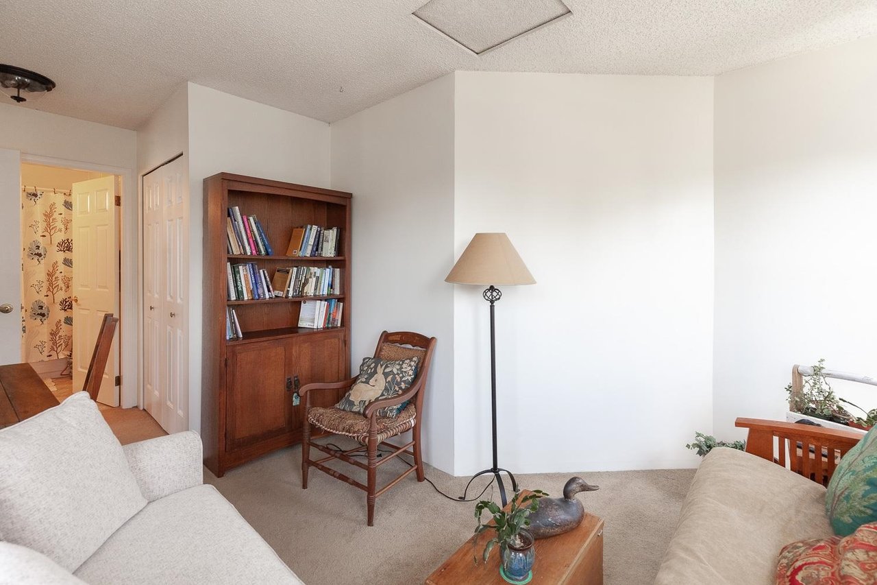 404-8772 SW Marine Dr