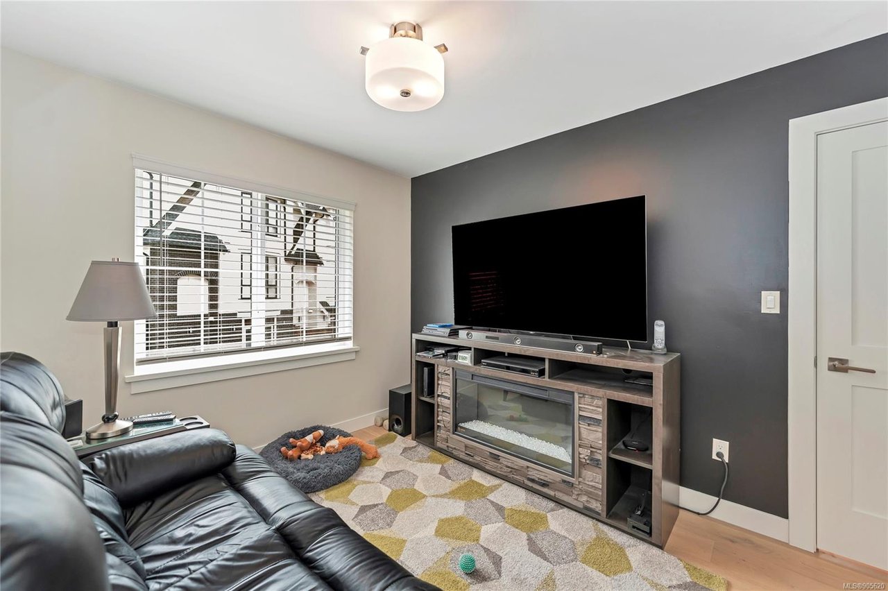 2857 Turnstyle Cres