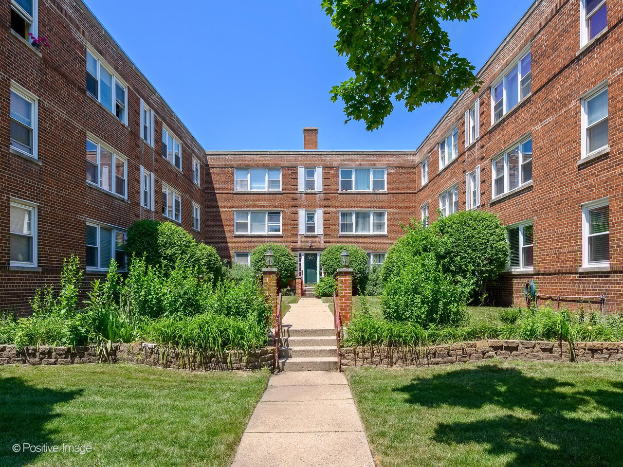 2200 W Farwell Ave Unit 1