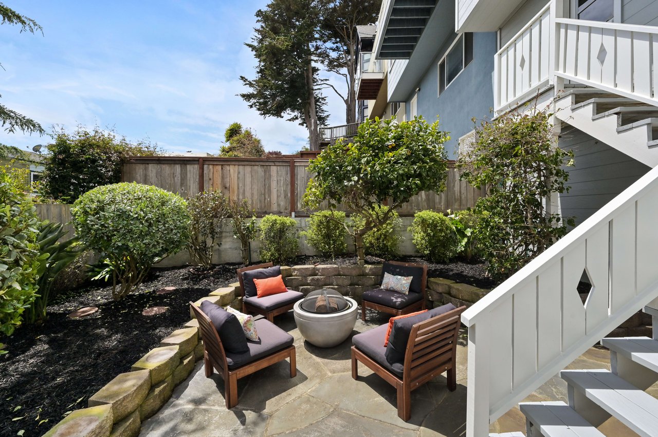 Sweeping Views In Sunnyside